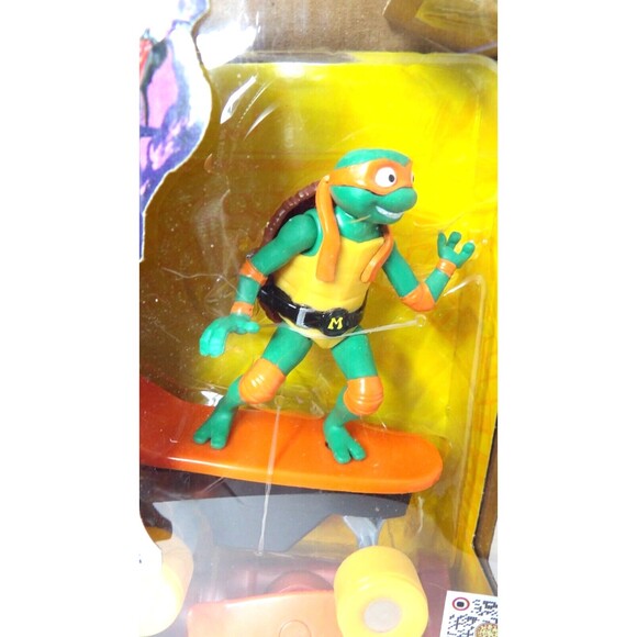 Teenage Mutant Ninja Turtles Mutant Mayhem Mikey Half Pipe RC Skateboard NOB - Picture 3 of 9